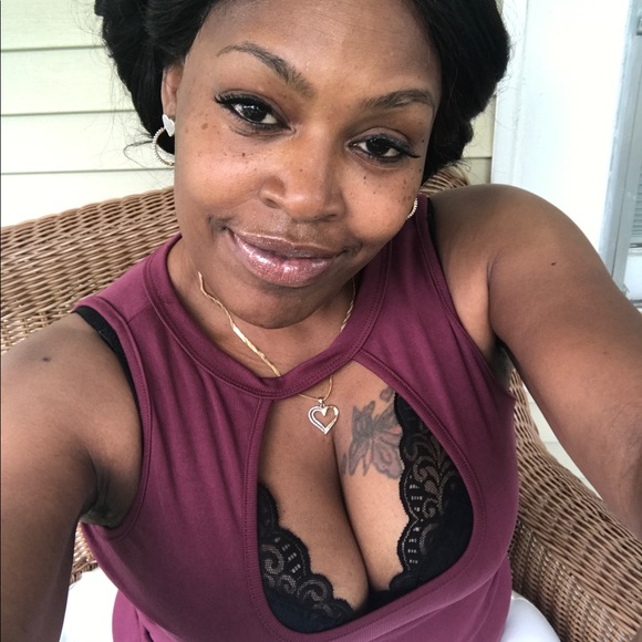 Profile Picture of Dawn Boyd (@dawnboyd07) on Poshmark