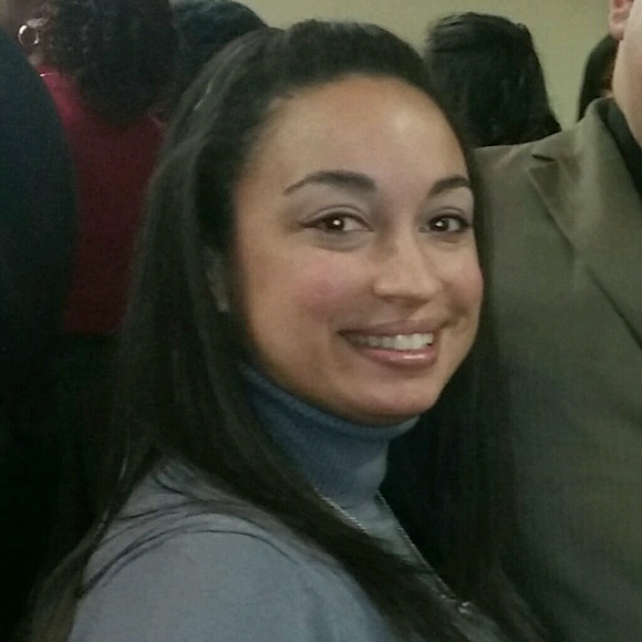 Profile Picture of Carolyn Correa (@laflacalena1) on Poshmark