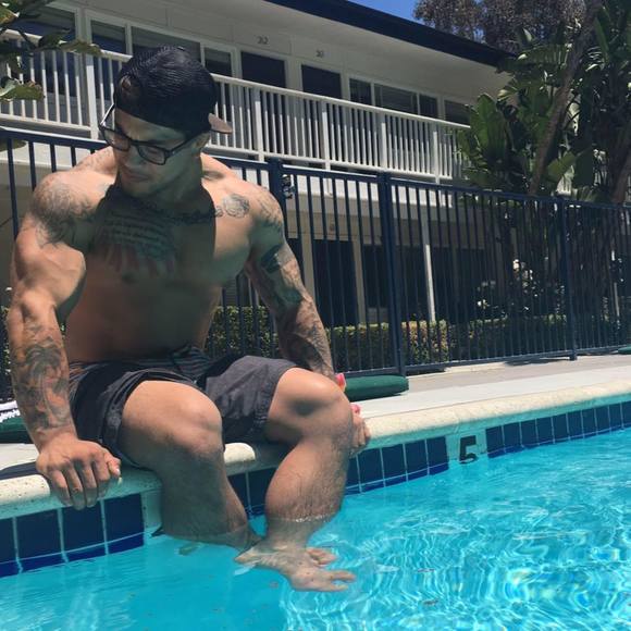 Profile Picture of Daniel Gonzalez (@dgoesshardd) on Poshmark