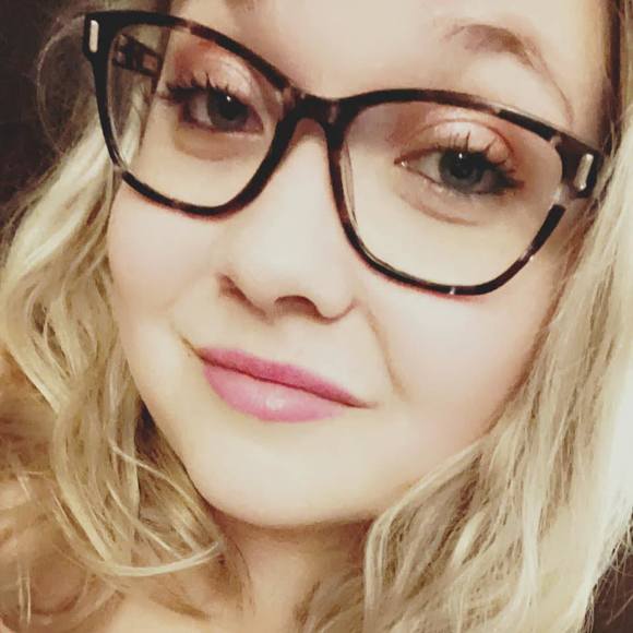 Profile Picture of Haley Bradford (@haleybradford17) on Poshmark