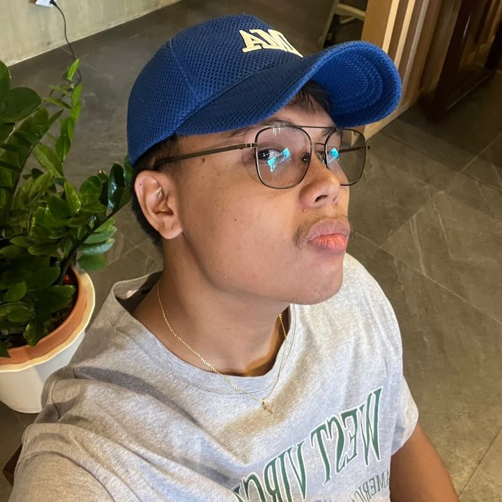 Profile Picture of 𝙼𝚒𝚌𝚑𝚊𝚎𝚕 (@capilimichael) on Tiktok