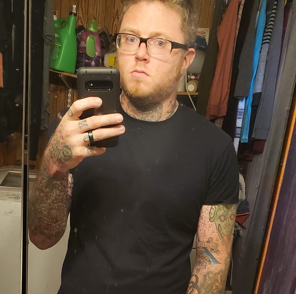 Profile Picture of Eric Fettig (@ericfettig42187) on Poshmark