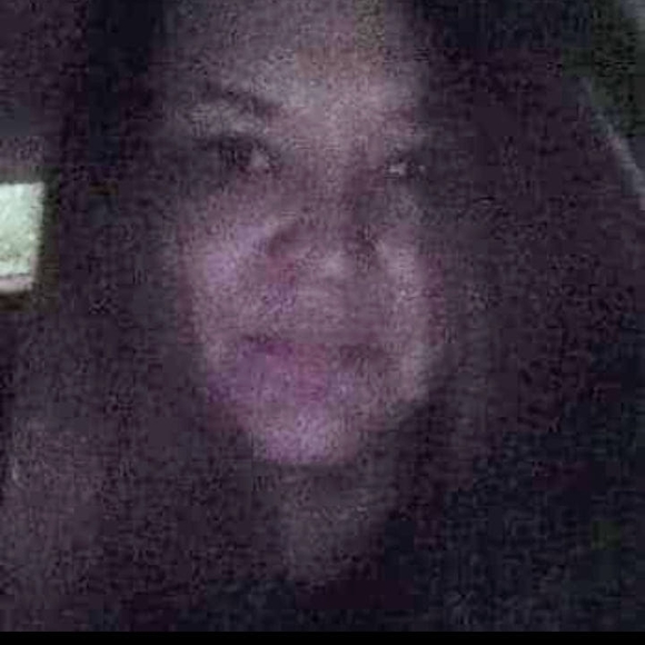 Profile Picture of Allyson Holibaugh (@a_holibaugh) on Poshmark