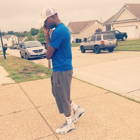 Profile Picture of Robert Hester (@1of1__) on Poshmark