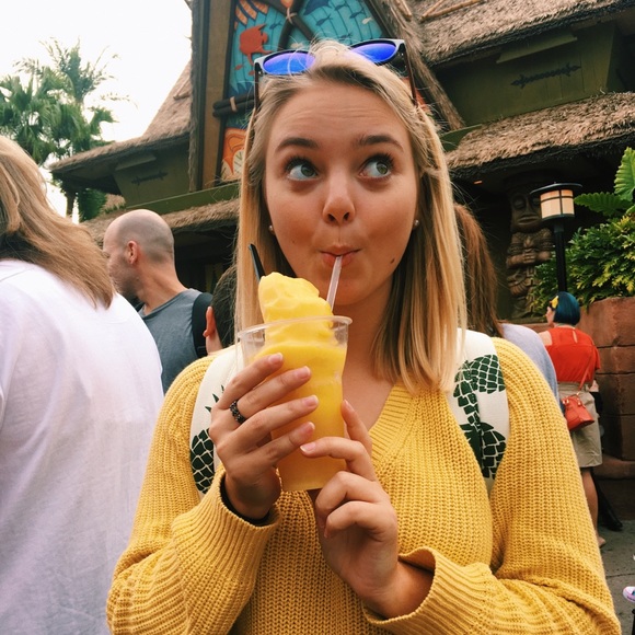 Profile Picture of Emily Popson (@emilypopson4) on Poshmark