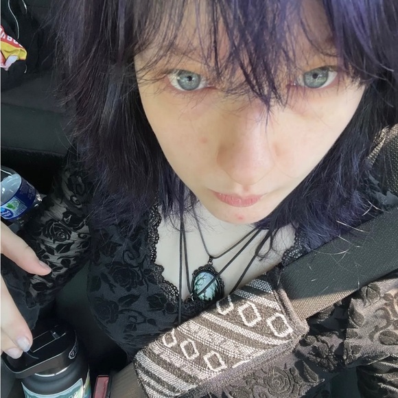 Profile Picture of Karlie Tamura (@karlie_tamura) on Poshmark