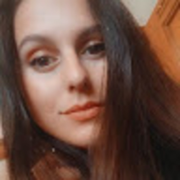 Profile Picture of Marina Holding (@minaholding) on Poshmark