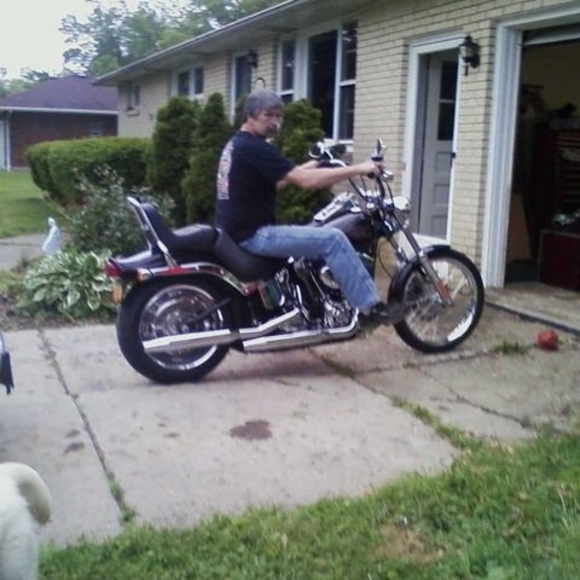 Profile Picture of Dan Mrozek (@danjmrozek) on Poshmark