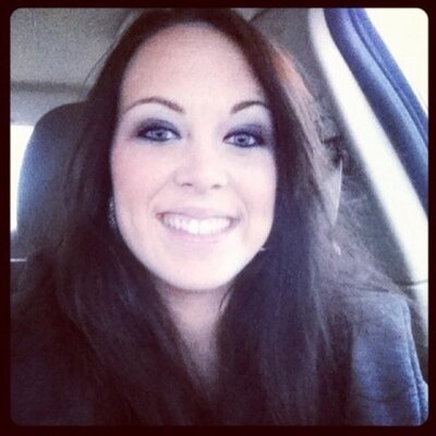 Profile Picture of Angie Thurston (@bugzz123) on Twitter