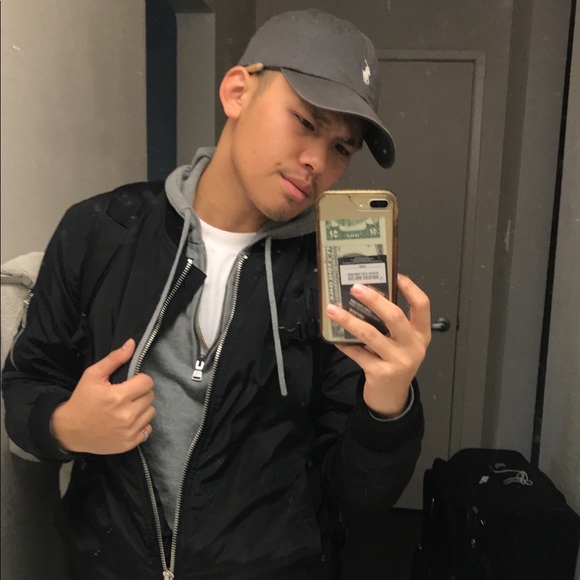 Profile Picture of Jimmy Hoang (@jimboob) on Poshmark