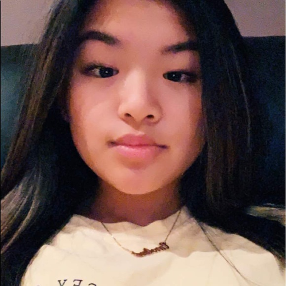 Profile Picture of Cara Quast (@caraq562) on Poshmark