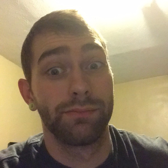 Profile Picture of Jeremy Guesman (@jeremyg421) on Poshmark