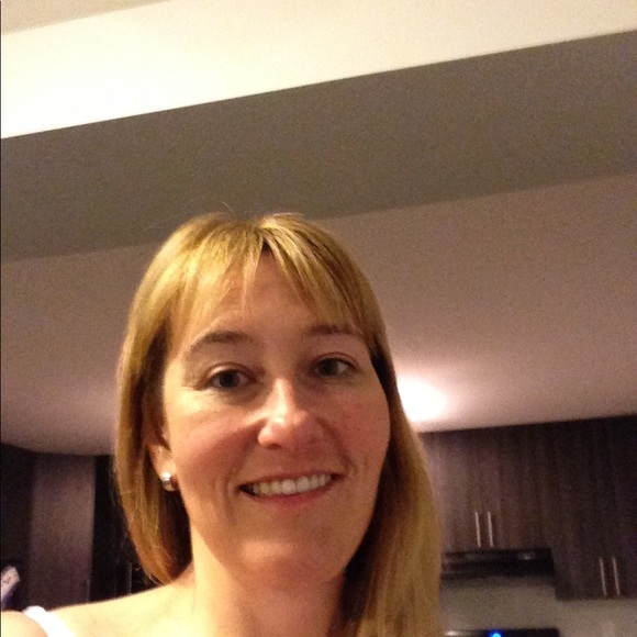 Profile Picture of Velma Wilgenbusch (@v_wilgenbusch) on Poshmark