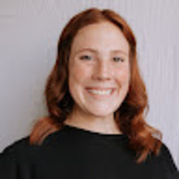 Profile Picture of Emily Bates (@embates056) on Poshmark