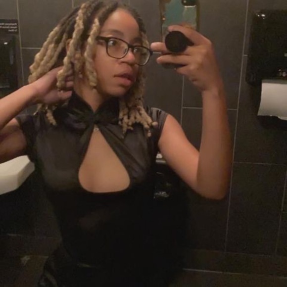 Johnson Johnson - Poshmark Profile Picture of Johnson Johnson (@johnsonjohns721) on Poshmark