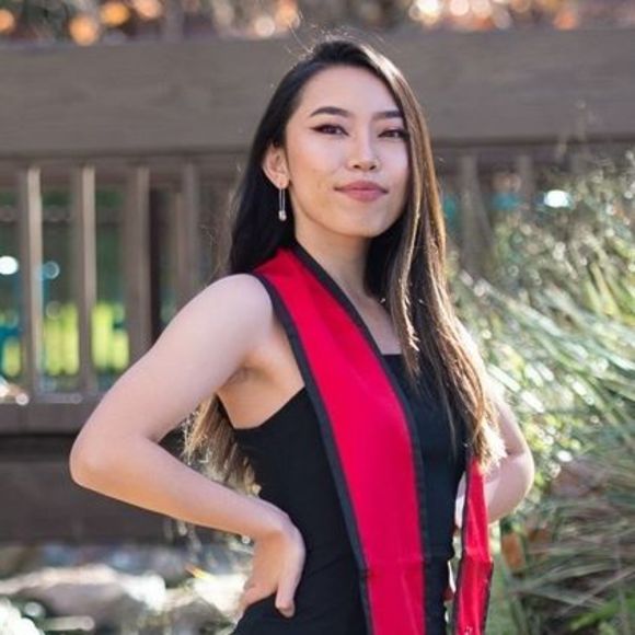 Profile Picture of Anri Fujiki (@anrifujiki) on Poshmark