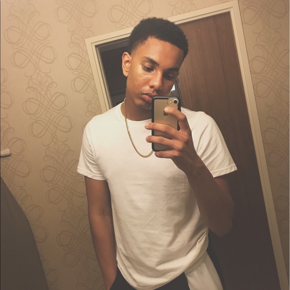 Profile Picture of Sam Endeshaw (@2tadele) on Poshmark