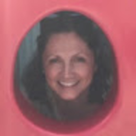 Profile Picture of Marianne Ciulla (@marianneciulla) on Poshmark