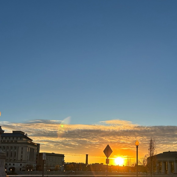 Profile Picture of Lorena Borrayo (@lorenaborrayo) on Poshmark