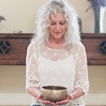 Profile Picture of Laura Reneau (@goldenageyogini) on Instagram
