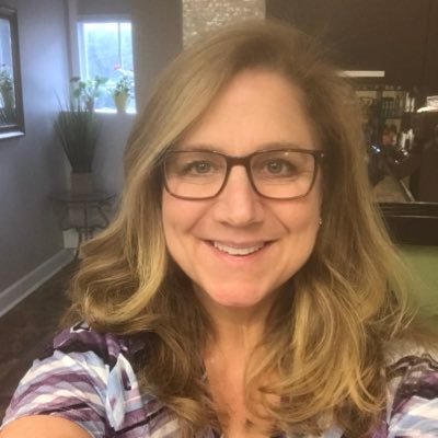 Profile Picture of Julie Lorenz (@Lorenz11) on Twitter