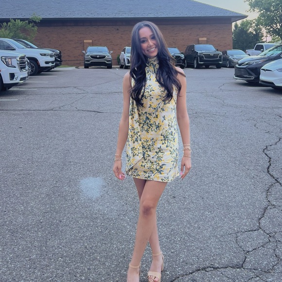 Profile Picture of Reese Kallabat (@reesekallabatt) on Poshmark