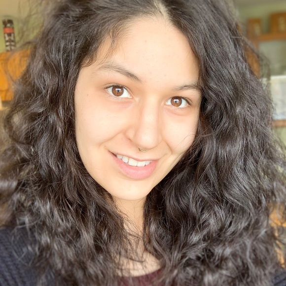 Profile Picture of Brianna Erker (@maplewardrobe) on Poshmark