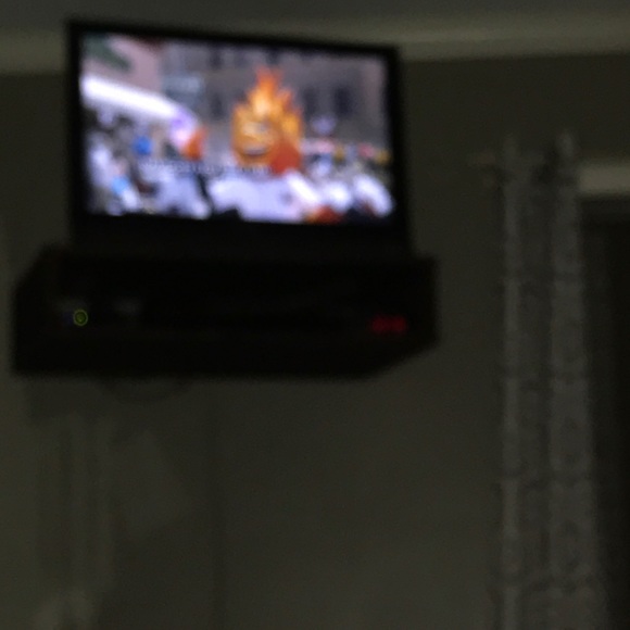 Profile Picture of Stephanie Thomas (@stephbthomas) on Poshmark