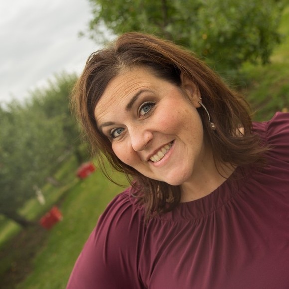 Profile Picture of Elissa Mandich (@emandich) on Poshmark