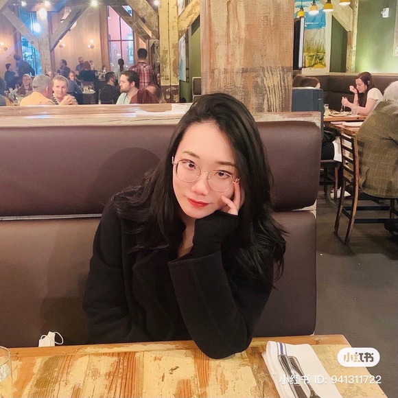 Profile Picture of Yingzhe Duan (@yingzhe117d) on Poshmark