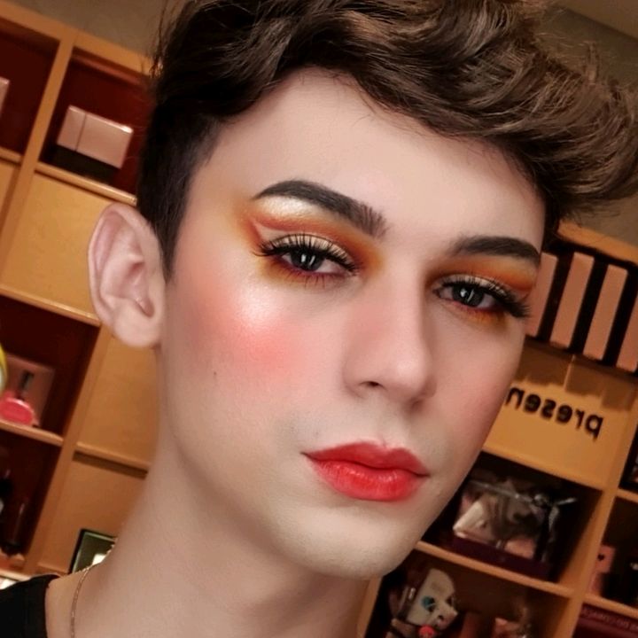Profile Picture of andrewmua (@andrewmua) on Tiktok