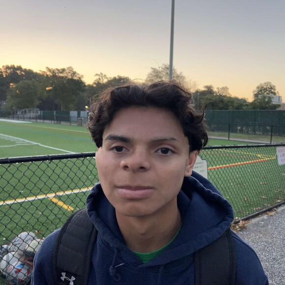 Profile Picture of Leonardo Vera (@lsvera015) on Poshmark