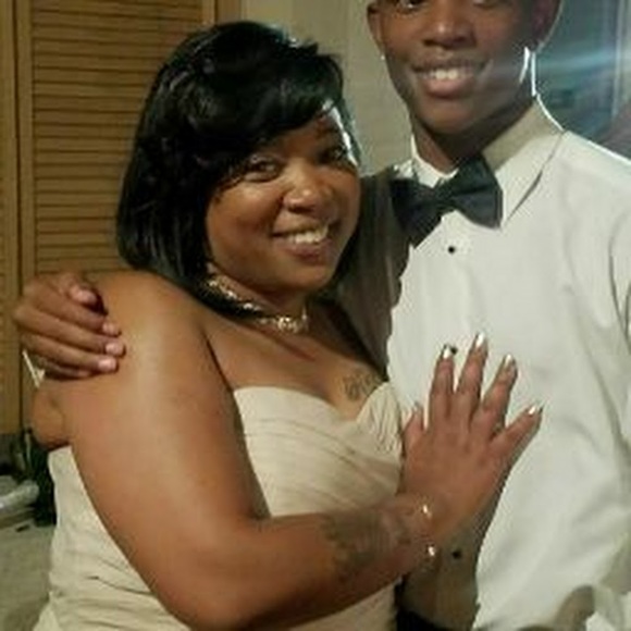 Chiffon Gillette - Poshmark Profile Picture of Chiffon Gillette (@chiffongillette) on Poshmark