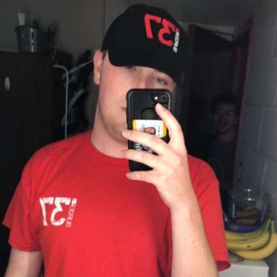 Profile Picture of Gabe Plichta (@ebag_athcilp) on Twitter