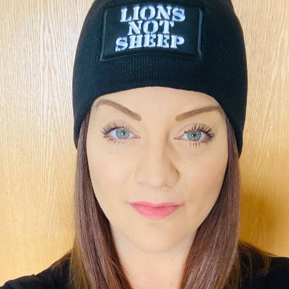 Profile Picture of Amberlee Sherven (@natmom2) on Poshmark