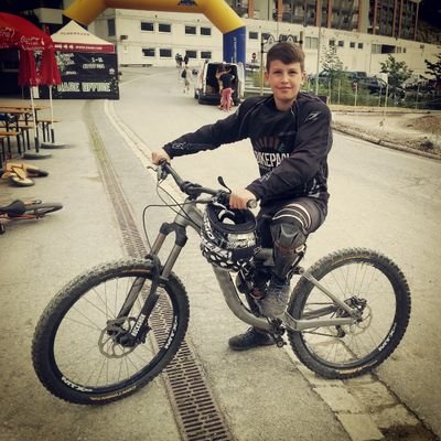 Profile Picture of Johannes Schmitz (@Jo16858094) on Twitter