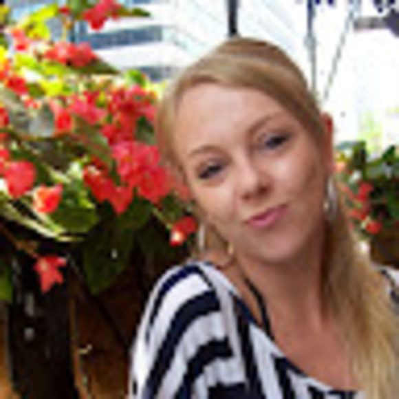 Courtney Mochan - Poshmark Profile Picture of Courtney Mochan (@courtneymochan) on Poshmark