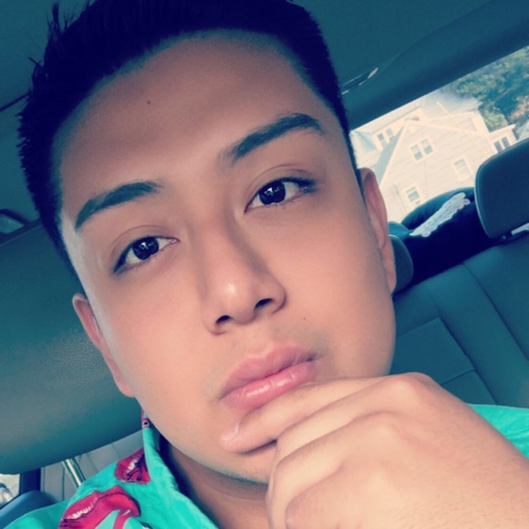 Profile Picture of Cuauhtemoc Sanchez (@sancheztemo1) on Poshmark