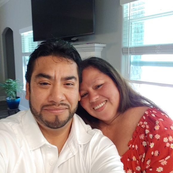Profile Picture of Gladis Sanchez (@gladissanchez72) on Poshmark
