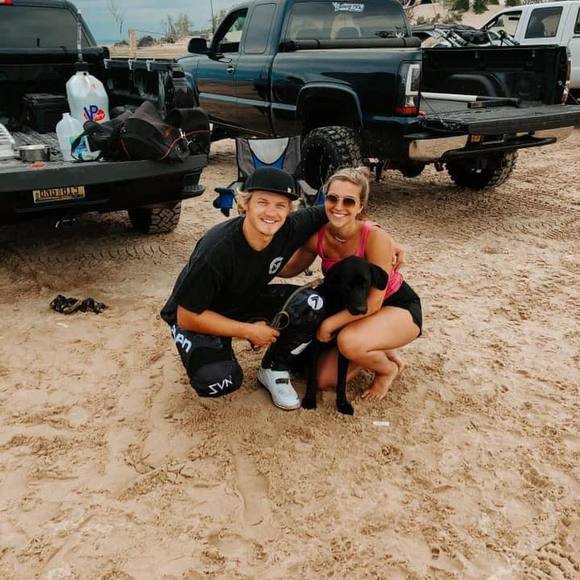 Profile Picture of Justin Vander zwaag (@vanderzwaag20) on Poshmark