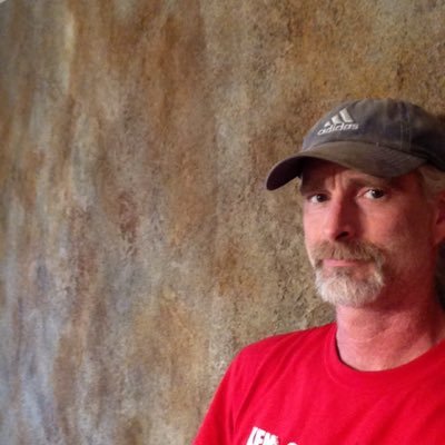 Profile Picture of Kenneth Lazenby (@Smokin6string) on Twitter