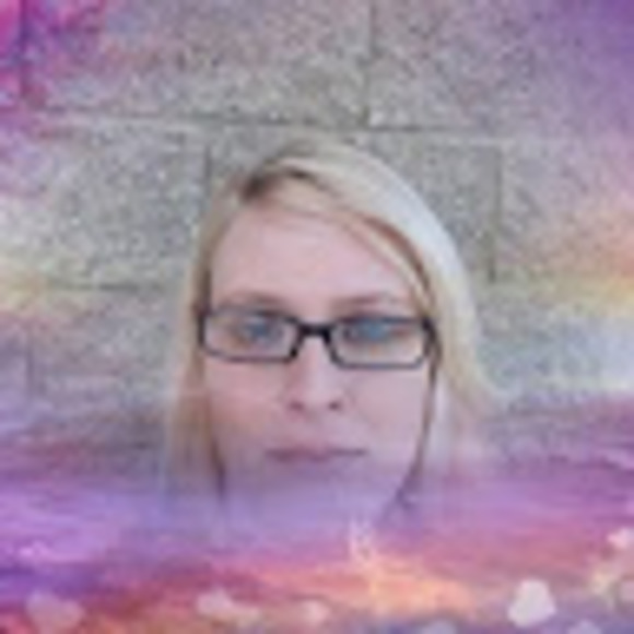 Bernice Dufresne - Poshmark Profile Picture of Bernice Dufresne (@dufresnebunny) on Poshmark