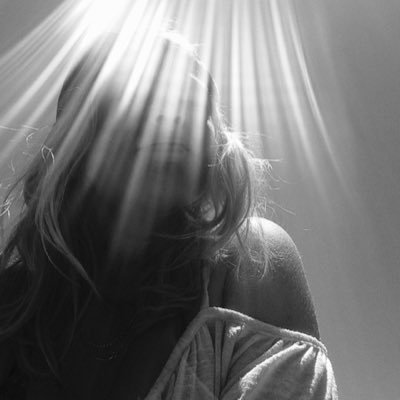 Profile Picture of Elliemaynard (@@Ellie_Maynard) on Twitter