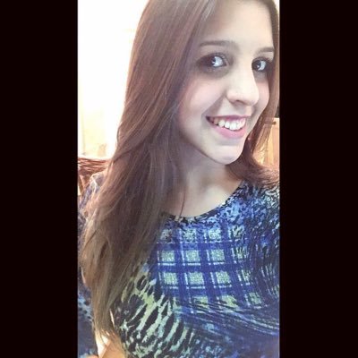 Profile Picture of Amanda Simas (@_amandasimas) on Twitter