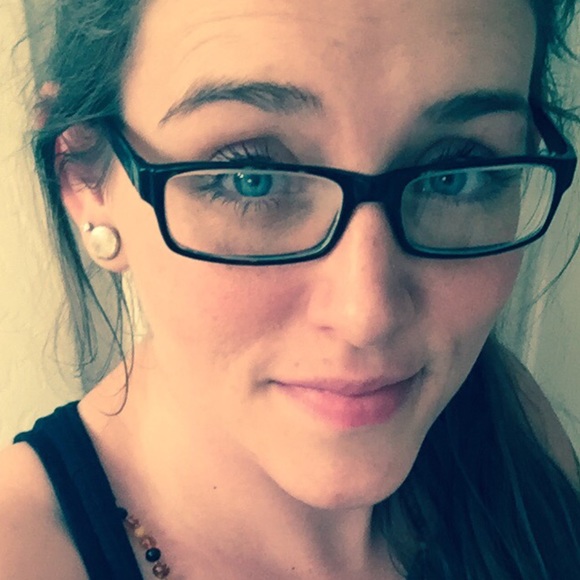 Profile Picture of Allison Schooling (@allisaurus9) on Poshmark