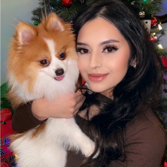 Profile Picture of Nancy Paez (@nancypaez996) on Poshmark