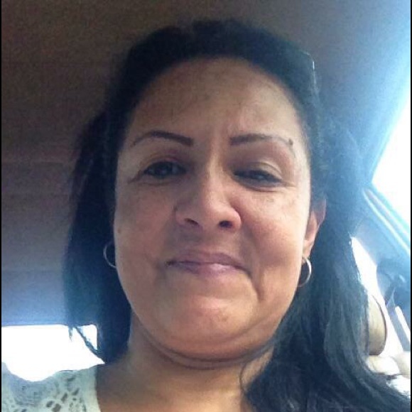 Profile Picture of Iris Resto (@iresto) on Poshmark