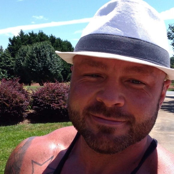 Greg Ringley - Poshmark Profile Picture of Greg Ringley (@darrenringley82) on Poshmark