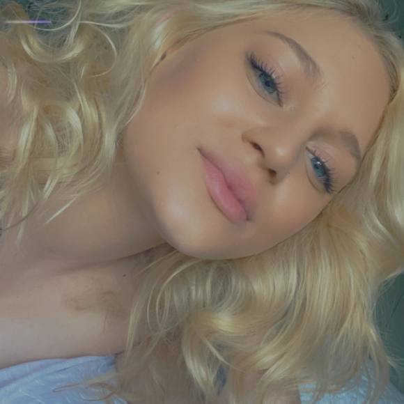 Profile Picture of Jazmin Tripamer (@jtripamer123) on Poshmark
