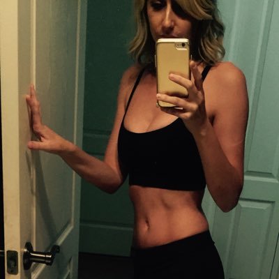 Profile Picture of Amanda (@SalvatoAmanda) on Twitter